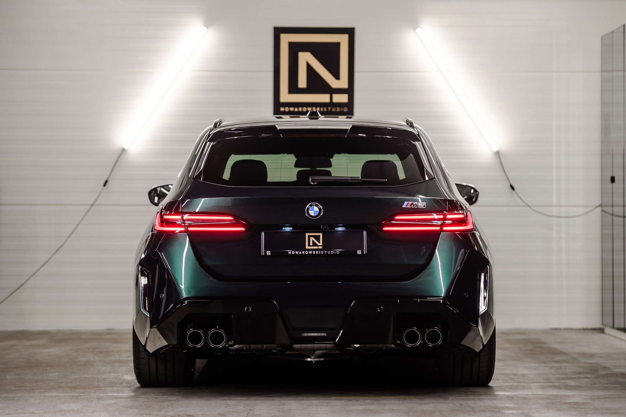 Pojazd firmowy przygotowany do oklejenia reklamowego — Nowakowski Studio Gdańsk