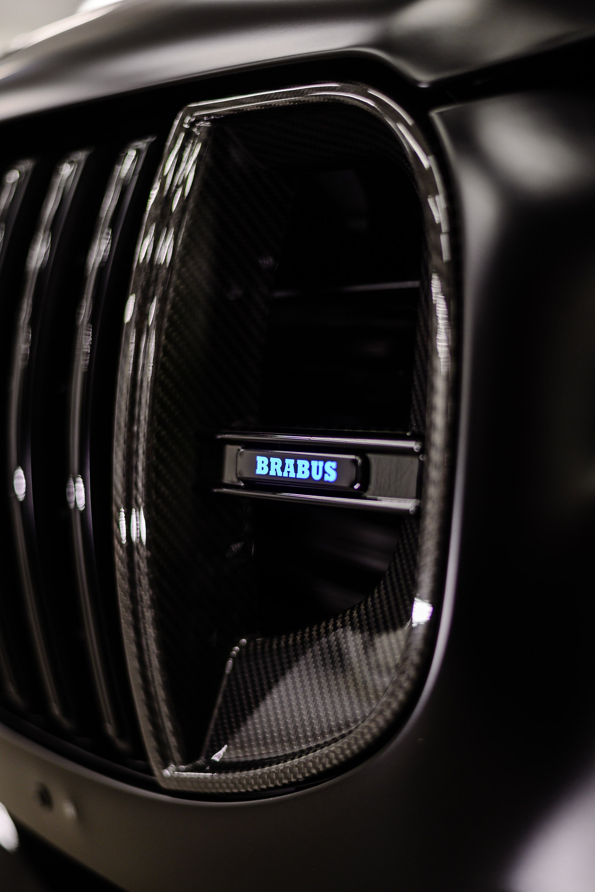Brabus 800 z folią zmieniającą kolor nadwozia — Nowakowski Studio Gdańsk