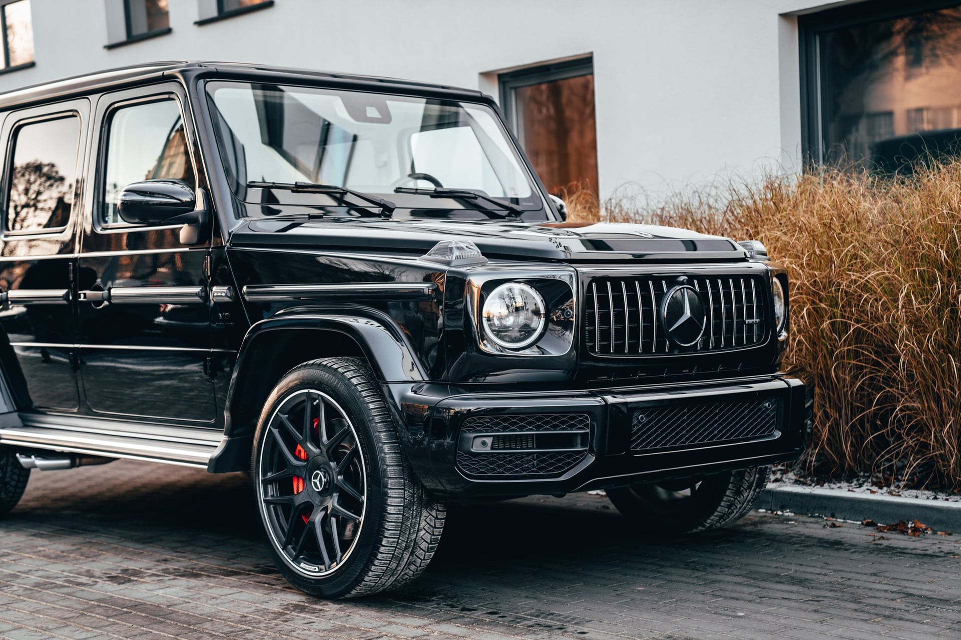 Mercedes-AMG G63 po dechromingu — czarne, matowe wykończenie