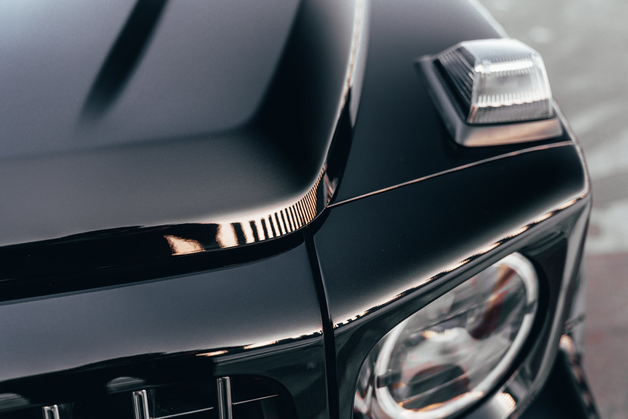Detal przyciemnionej szyby Mercedes-AMG G63 — Nowakowski Studio Gdańsk