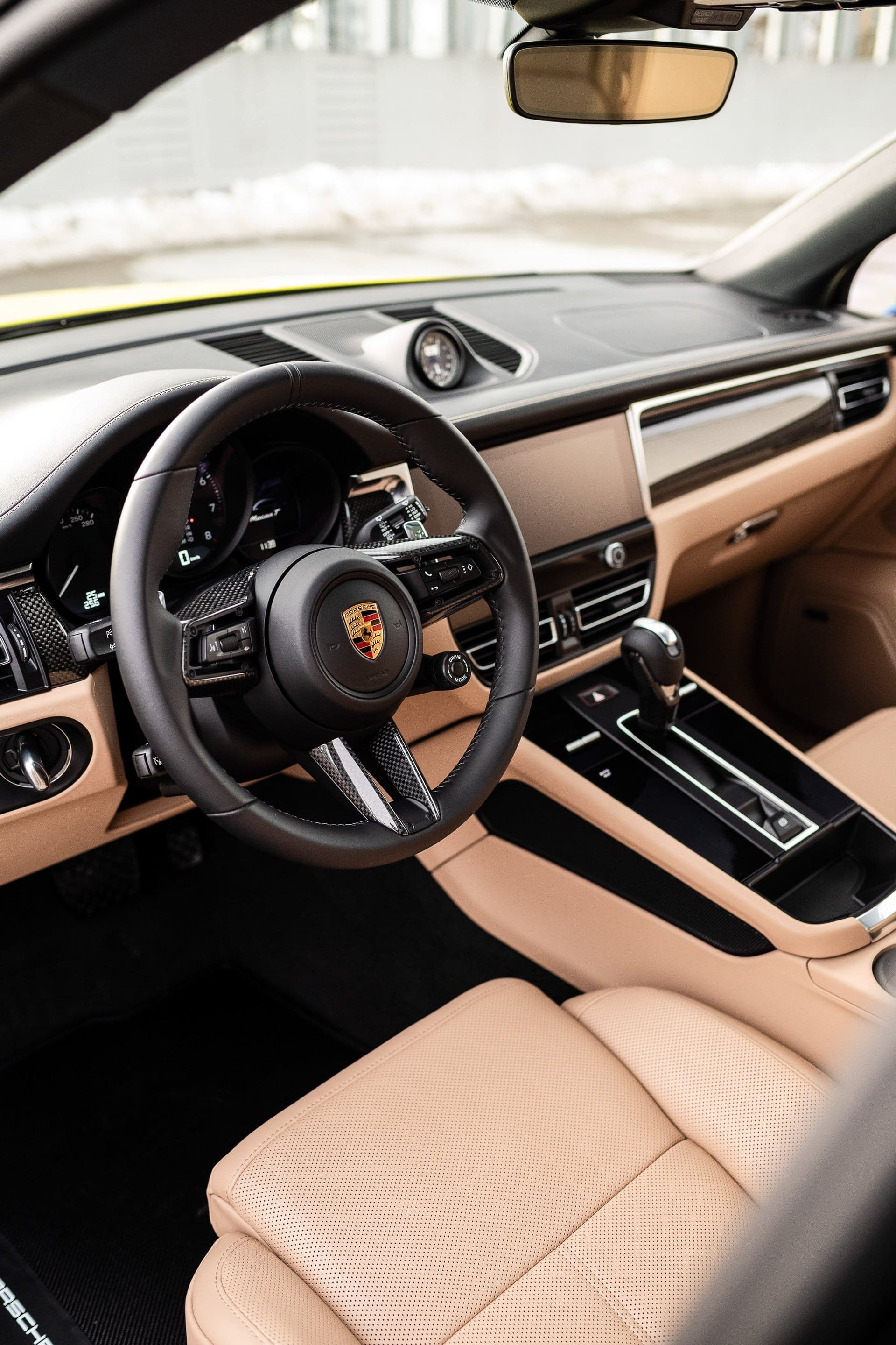 Wnętrze Porsche Macan po detailingu — szkolenie Detailing Pro